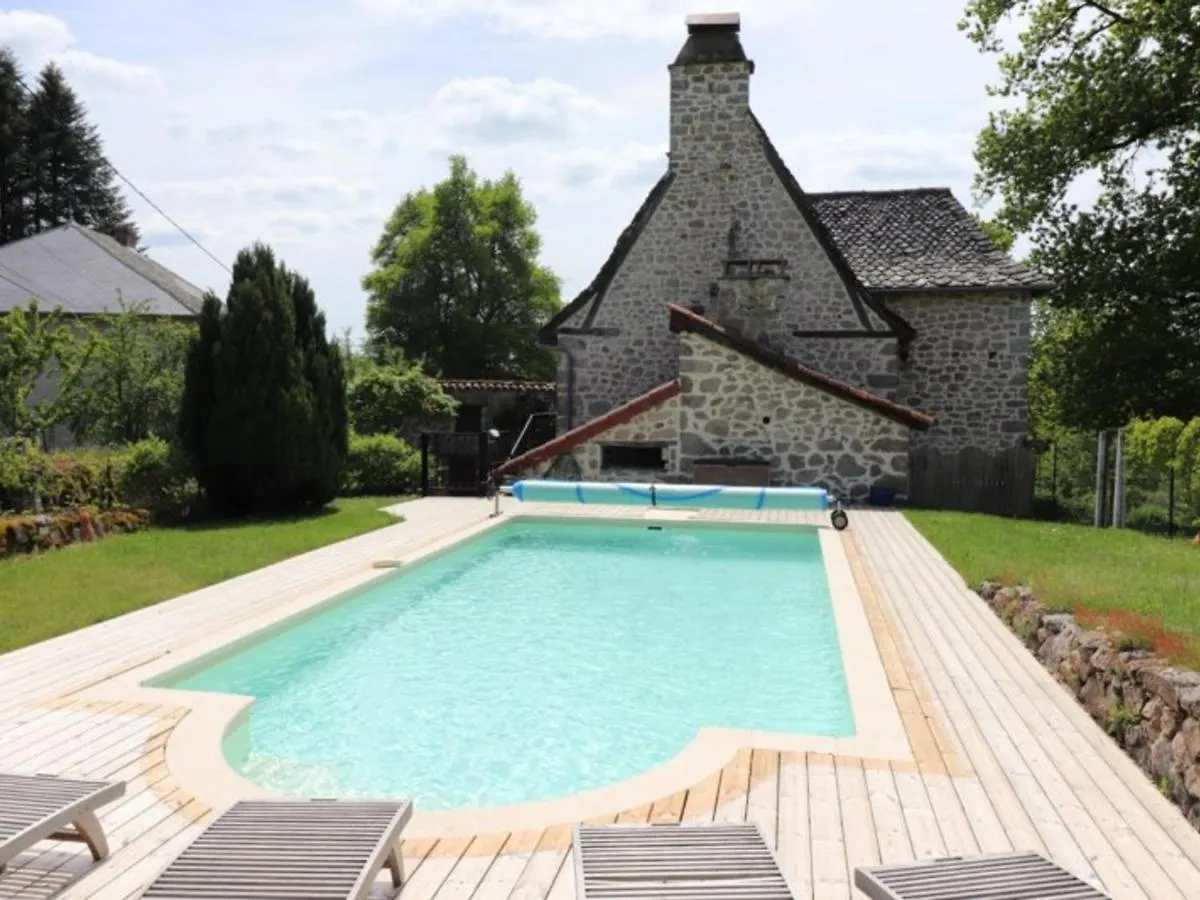 Maison De Charme Avec Piscine Privee Chauffee, Sauna, Et Jardin Clos Dans La Chataigneraie Cantaliens - Fr-1-742-398 Omps France