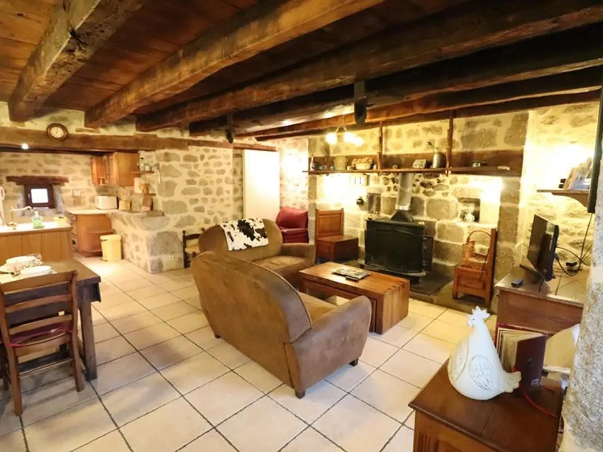 Maison De Charme Avec Piscine Privee Chauffee, Sauna, Et Jardin Clos Dans La Chataigneraie Cantaliens - Fr-1-742-398 Omps