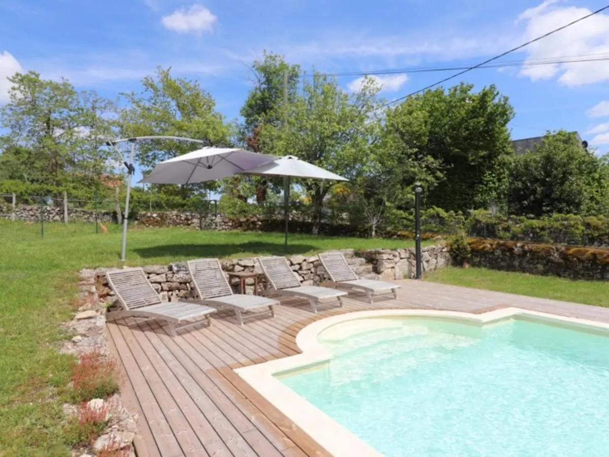 Maison De Charme Avec Piscine Privee Chauffee, Sauna, Et Jardin Clos Dans La Chataigneraie Cantaliens - Fr-1-742-398 Omps Holiday home