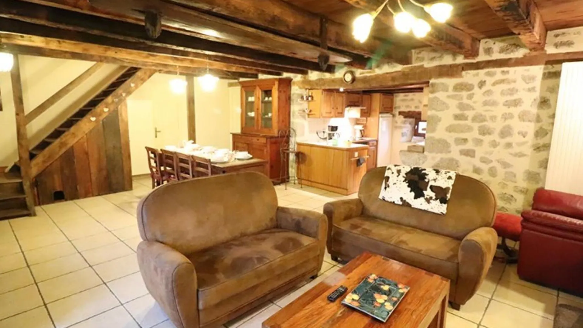 Holiday home Maison De Charme Avec Piscine Privee Chauffee, Sauna, Et Jardin Clos Dans La Chataigneraie Cantaliens - Fr-1-742-398 Omps