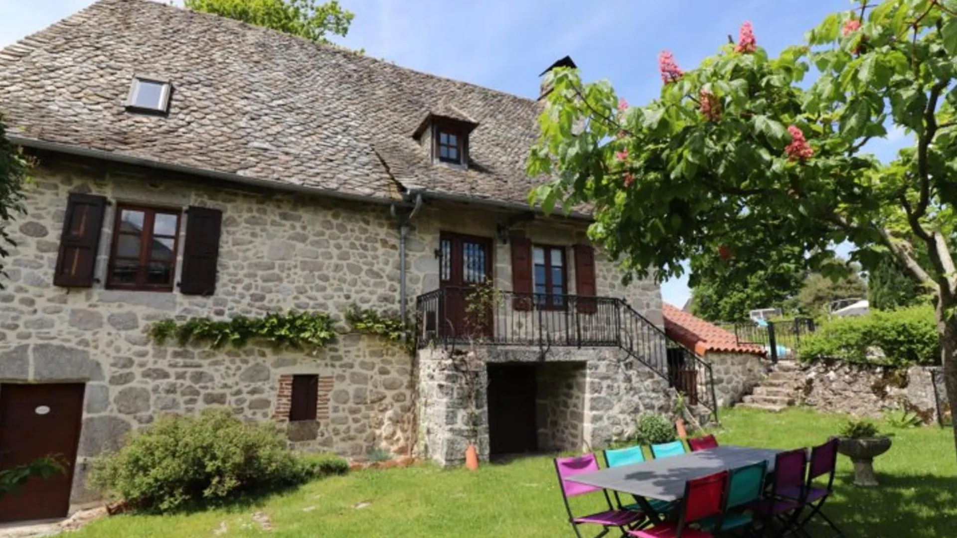 Maison De Charme Avec Piscine Privee Chauffee, Sauna, Et Jardin Clos Dans La Chataigneraie Cantaliens - Fr-1-742-398 Omps