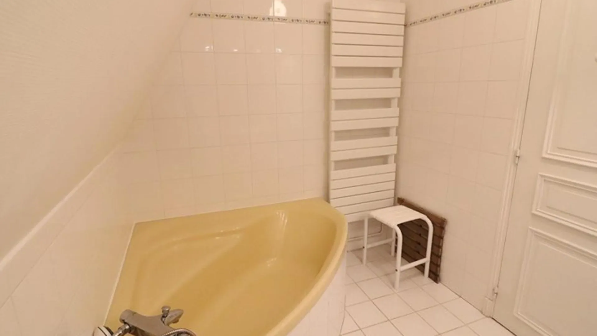 Maison De Charme Avec Piscine Privee Chauffee, Sauna, Et Jardin Clos Dans La Chataigneraie Cantaliens - Fr-1-742-398 Omps 0*,  France